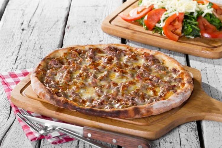 بيض ولحمه وبندورة - 200,000 LBP